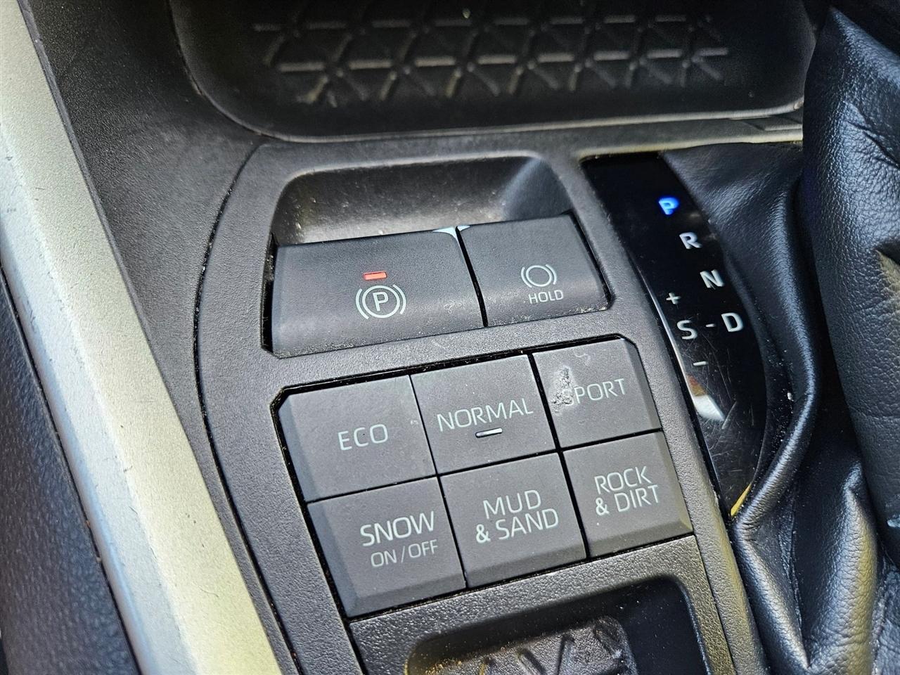 Toyota RAV4 LE AWD (Natl) 2023