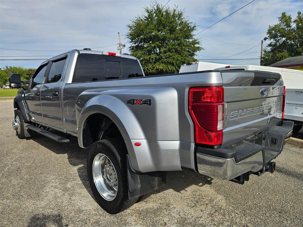Ford Super Duty F-450 DRW King Ranch 4WD Crew Cab 8' Box 2022