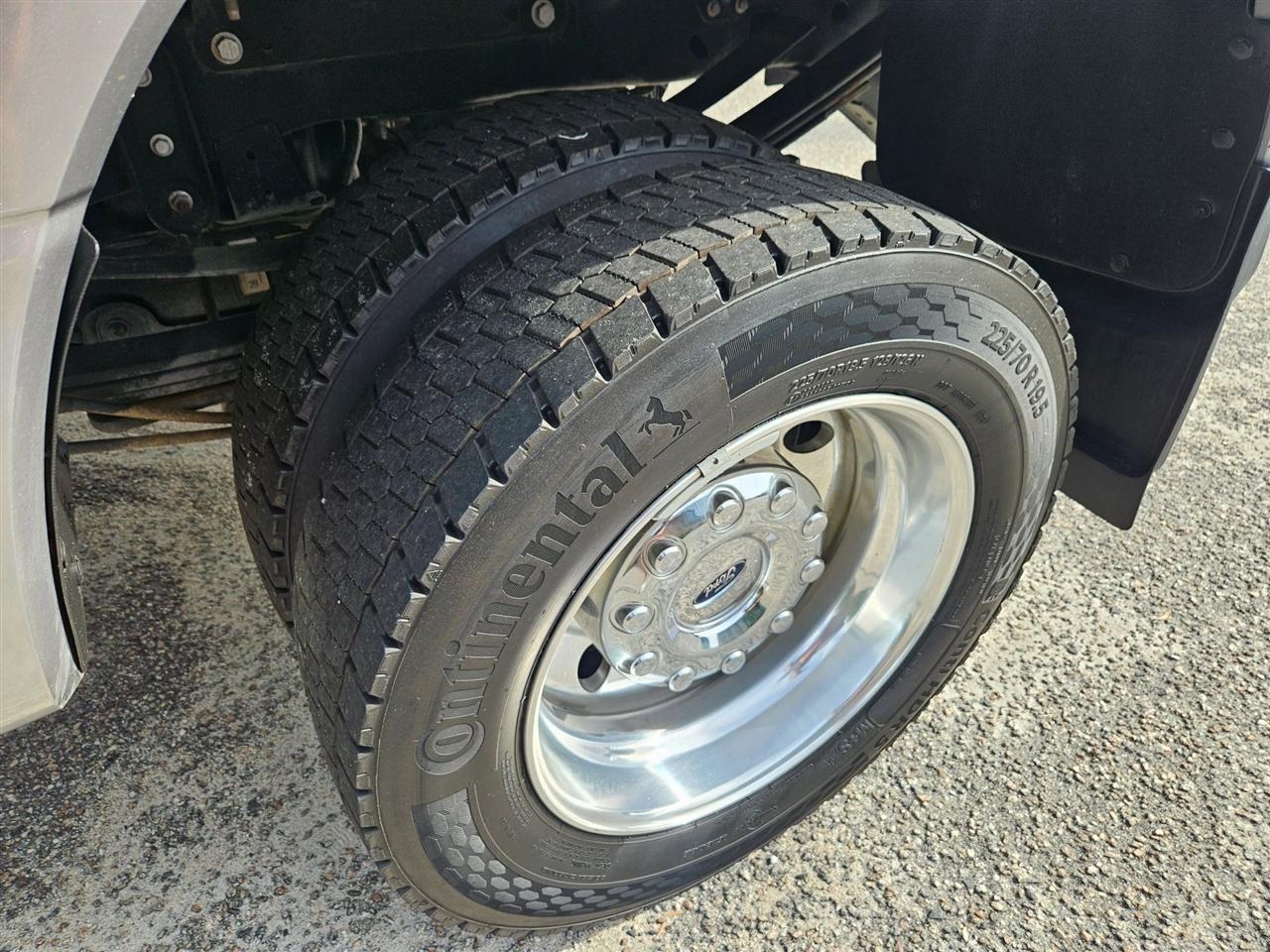 Ford Super Duty F-450 DRW King Ranch 4WD Crew Cab 8' Box 2022