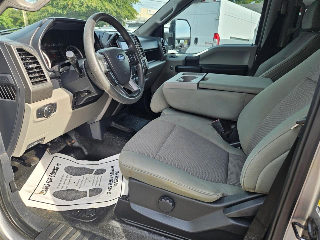 Ford Super Duty F-450 DRW King Ranch 4WD Crew Cab 8' Box 2022