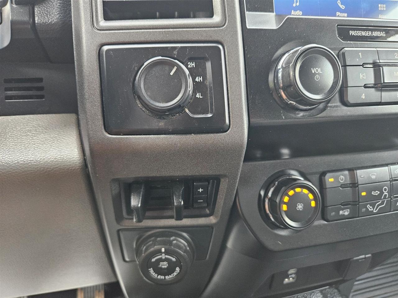 Ford Super Duty F-450 DRW King Ranch 4WD Crew Cab 8' Box 2022