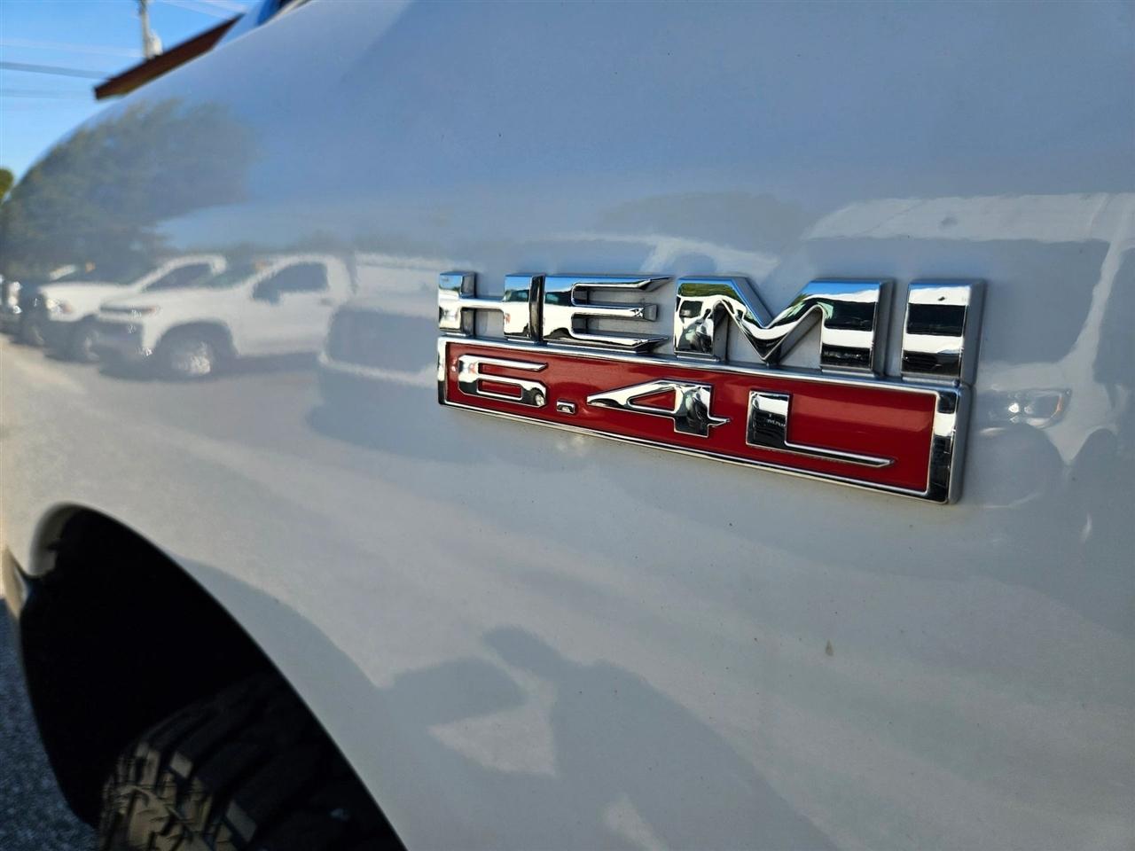 RAM 2500 Tradesman 4x4 Crew Cab 6'4" Box 2019