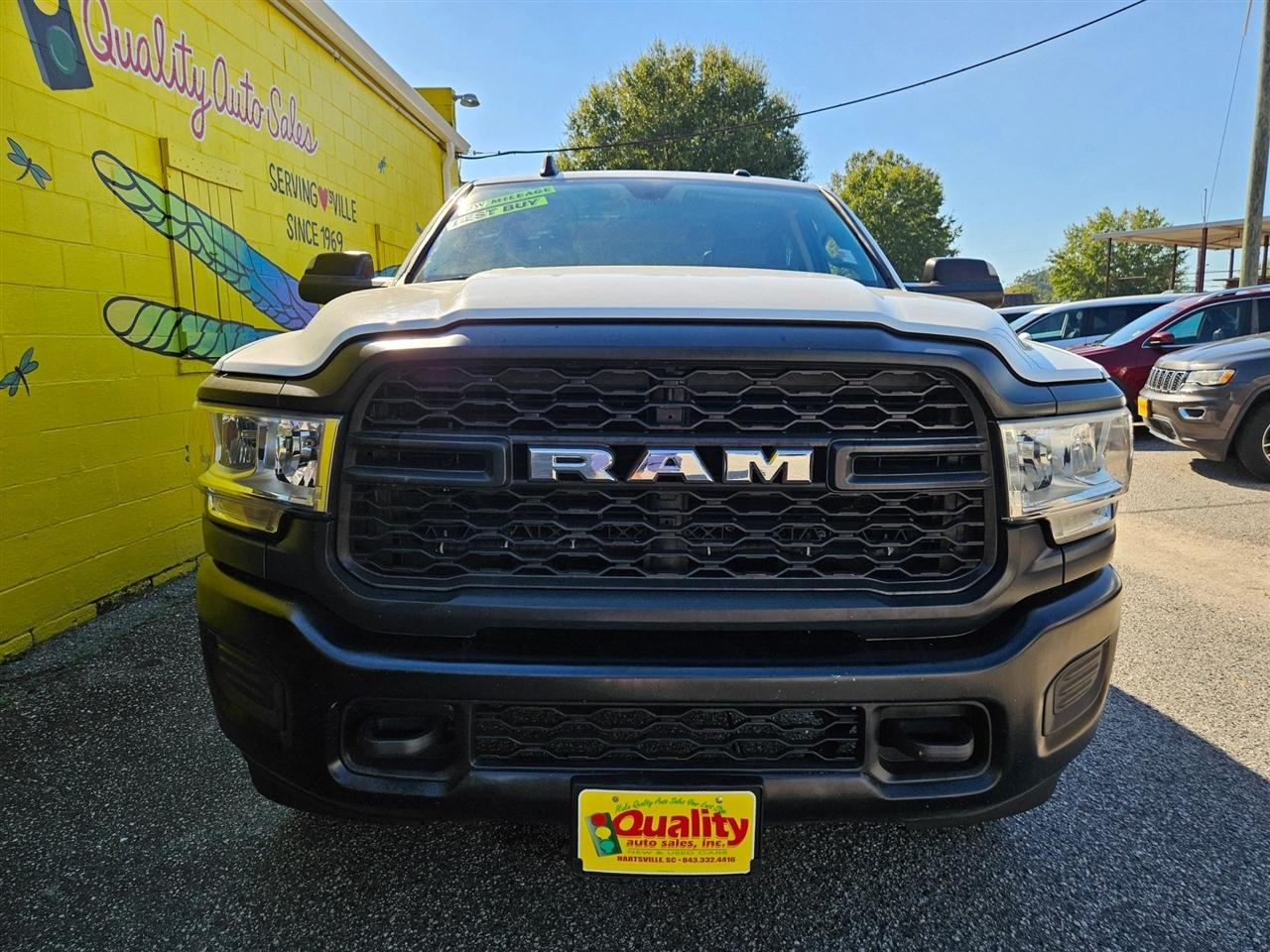 RAM 2500 Tradesman 4x4 Crew Cab 6'4" Box 2019