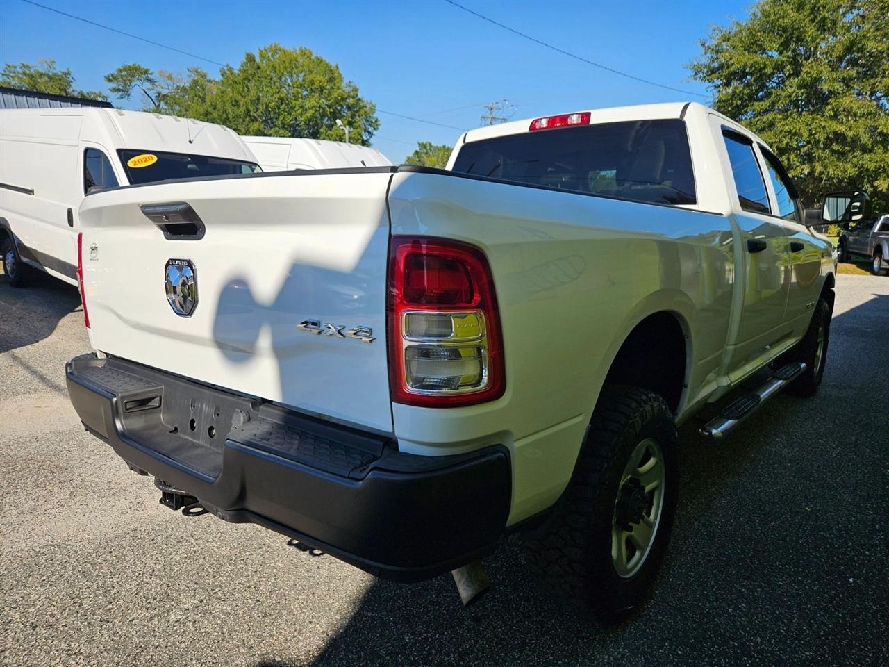 RAM 2500 Tradesman 4x4 Crew Cab 6'4" Box 2019