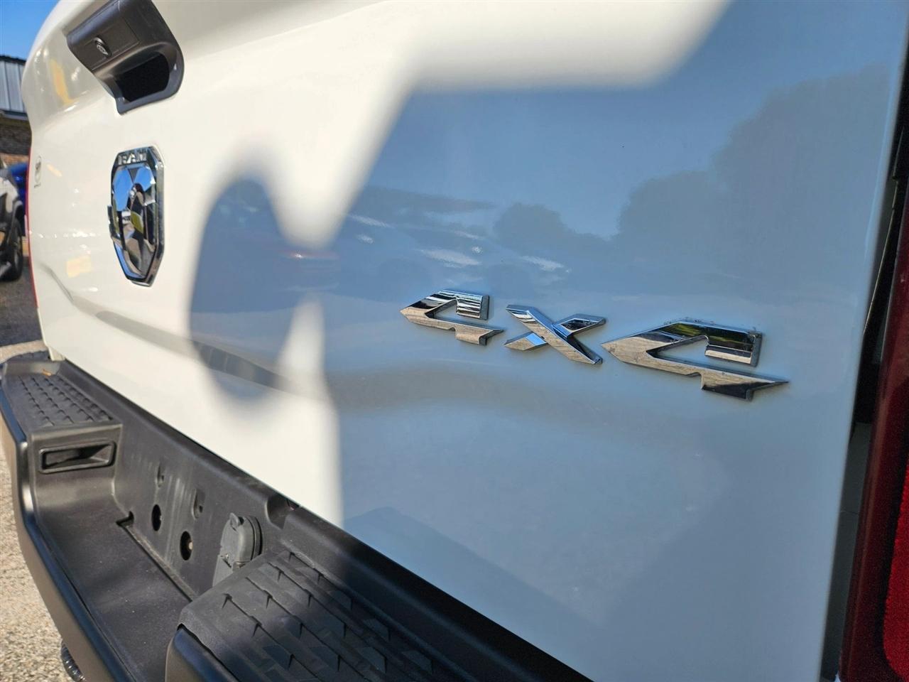 RAM 2500 Tradesman 4x4 Crew Cab 6'4" Box 2019