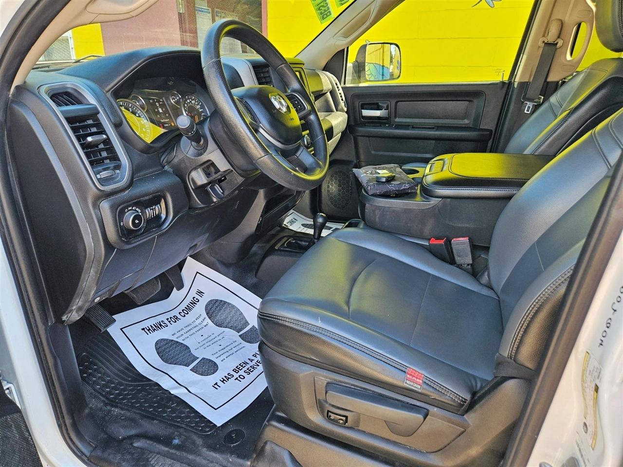 RAM 2500 Tradesman 4x4 Crew Cab 6'4" Box 2019