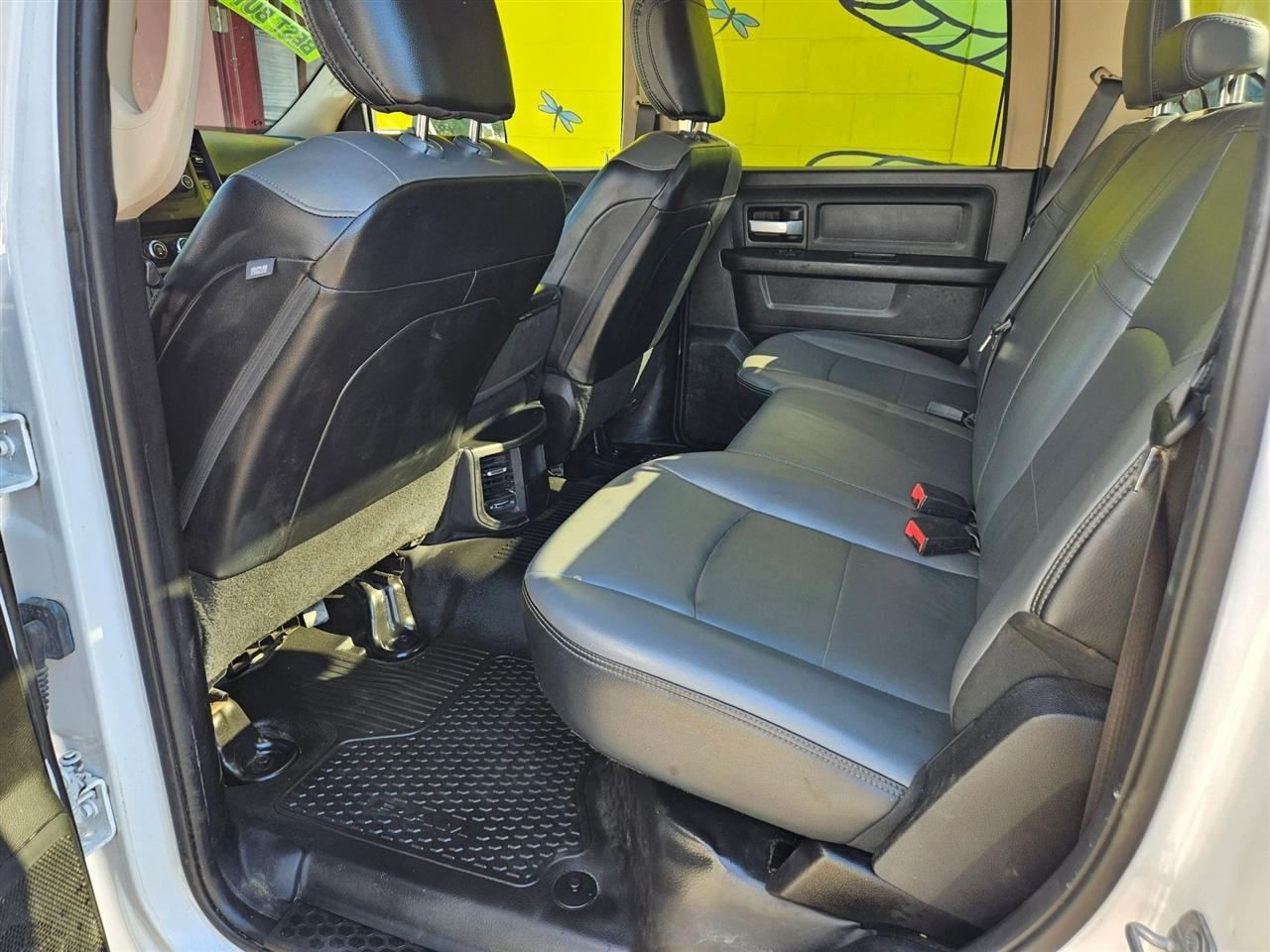 RAM 2500 Tradesman 4x4 Crew Cab 6'4" Box 2019