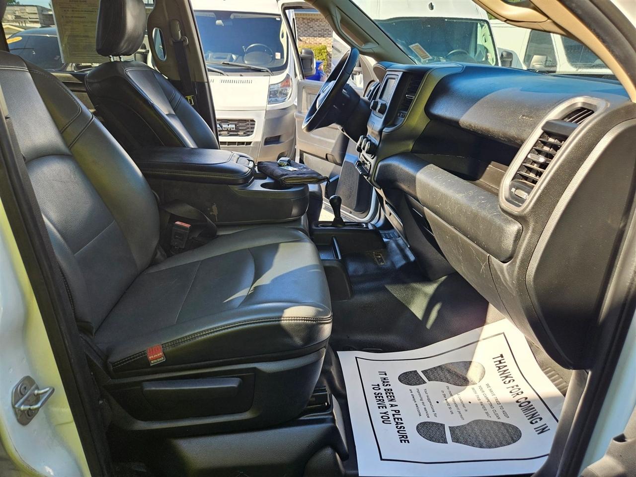 RAM 2500 Tradesman 4x4 Crew Cab 6'4" Box 2019