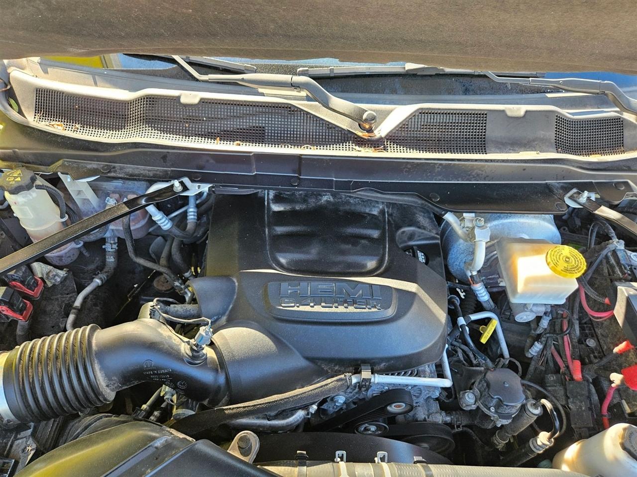 RAM 2500 Tradesman 4x4 Crew Cab 6'4" Box 2019
