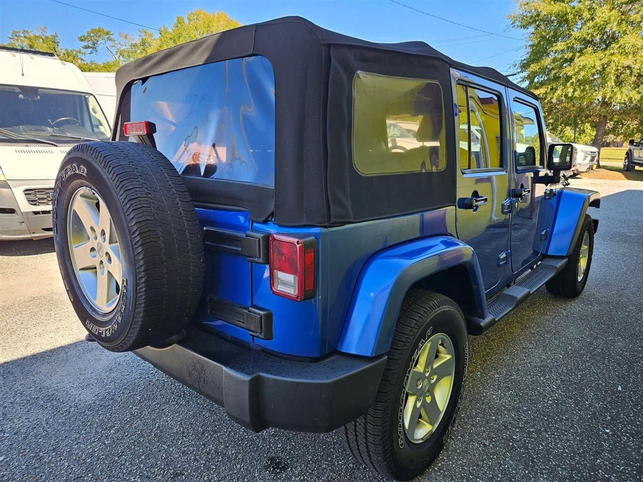Jeep Wrangler Unlimited 4WD 4dr Sport 2014