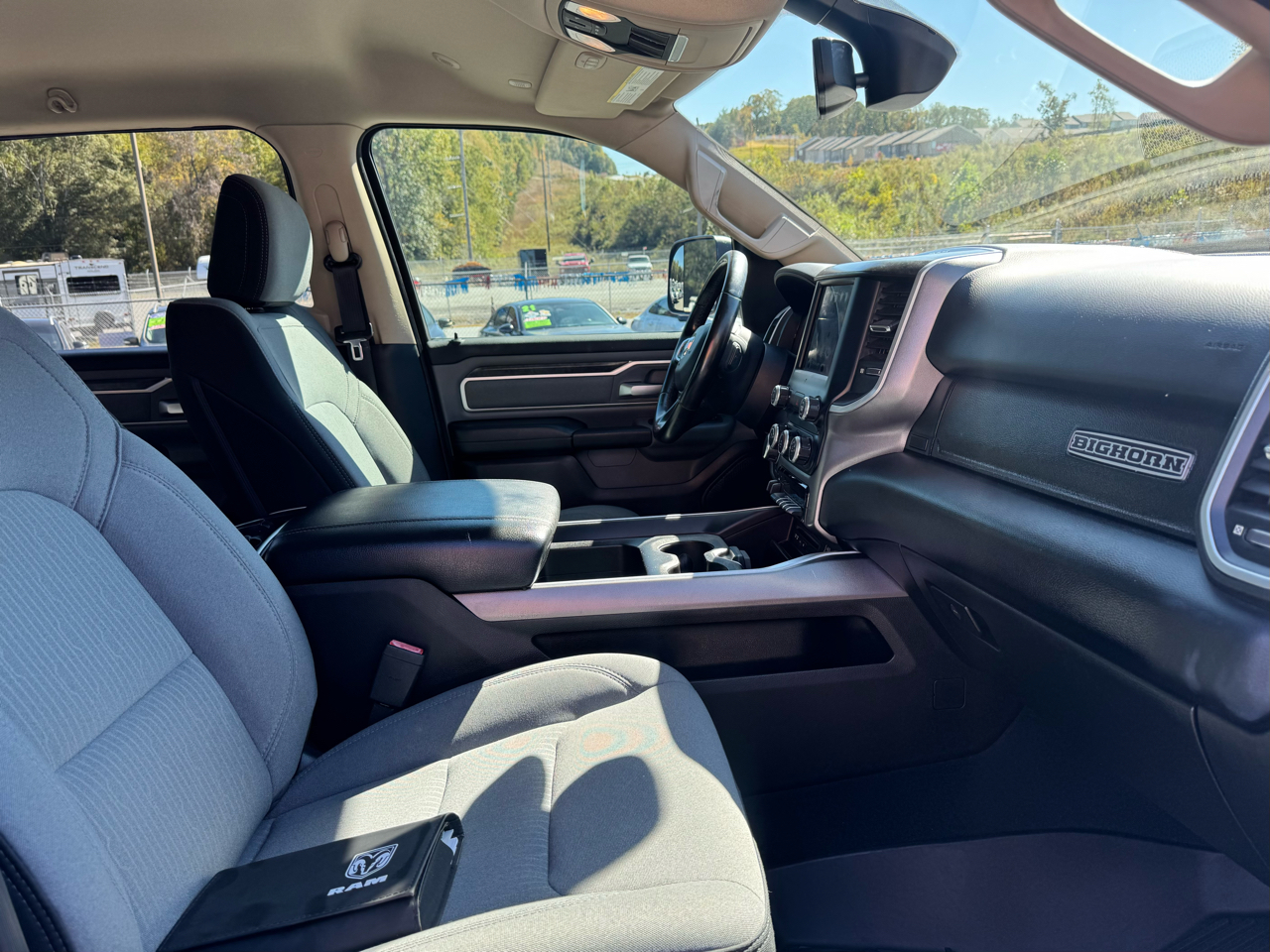 RAM 1500 Big Horn Crew Cab 4WD 2019 RAM 1500 Big Horn Crew Cab 4WD 2019