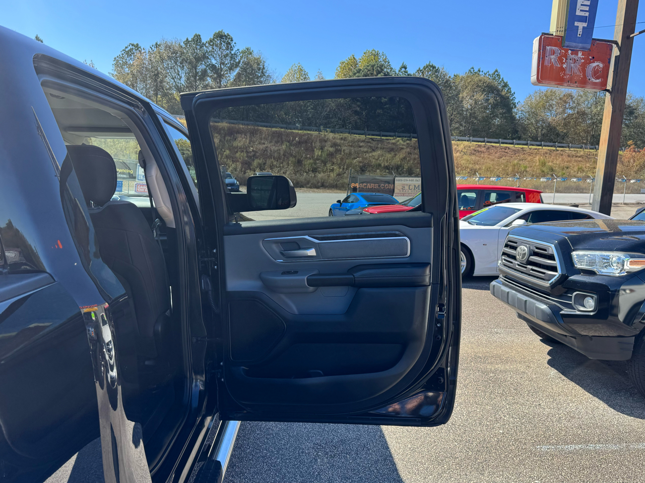 RAM 1500 Big Horn Crew Cab 4WD 2019 RAM 1500 Big Horn Crew Cab 4WD 2019