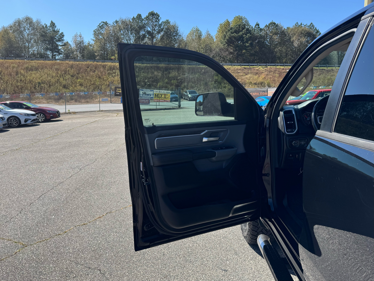 RAM 1500 Big Horn Crew Cab 4WD 2019 RAM 1500 Big Horn Crew Cab 4WD 2019