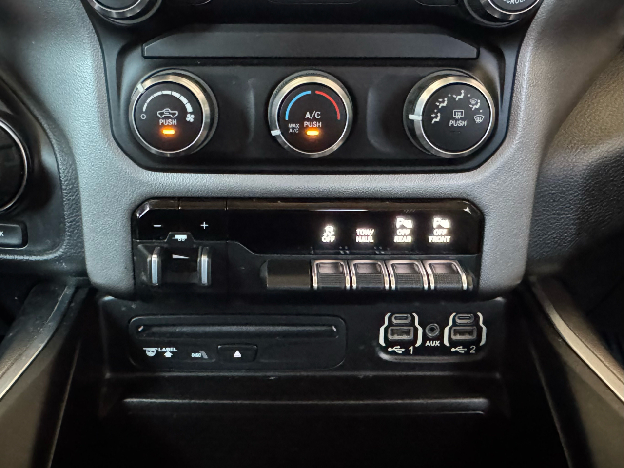 RAM 1500 Big Horn Crew Cab 4WD 2019 RAM 1500 Big Horn Crew Cab 4WD 2019