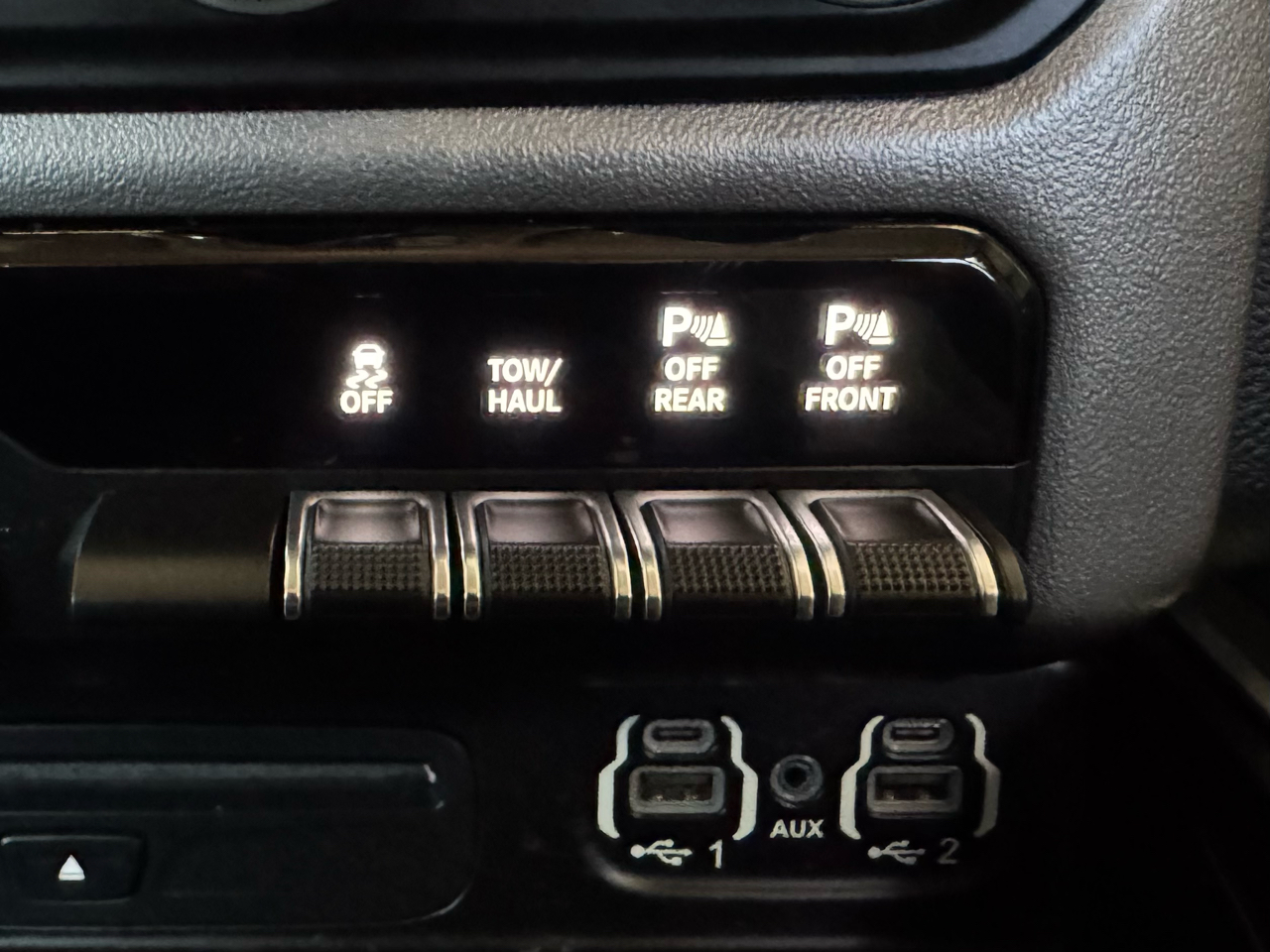 RAM 1500 Big Horn Crew Cab 4WD 2019 RAM 1500 Big Horn Crew Cab 4WD 2019