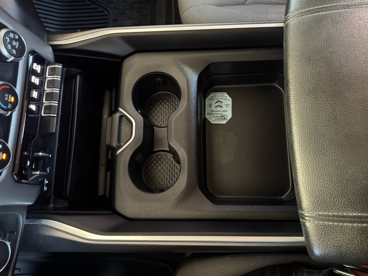 RAM 1500 Big Horn Crew Cab 4WD 2019 RAM 1500 Big Horn Crew Cab 4WD 2019