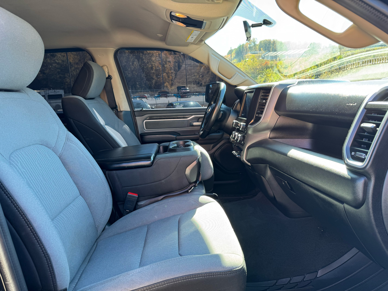 RAM 1500 Big Horn Quad Cab 4WD 2020