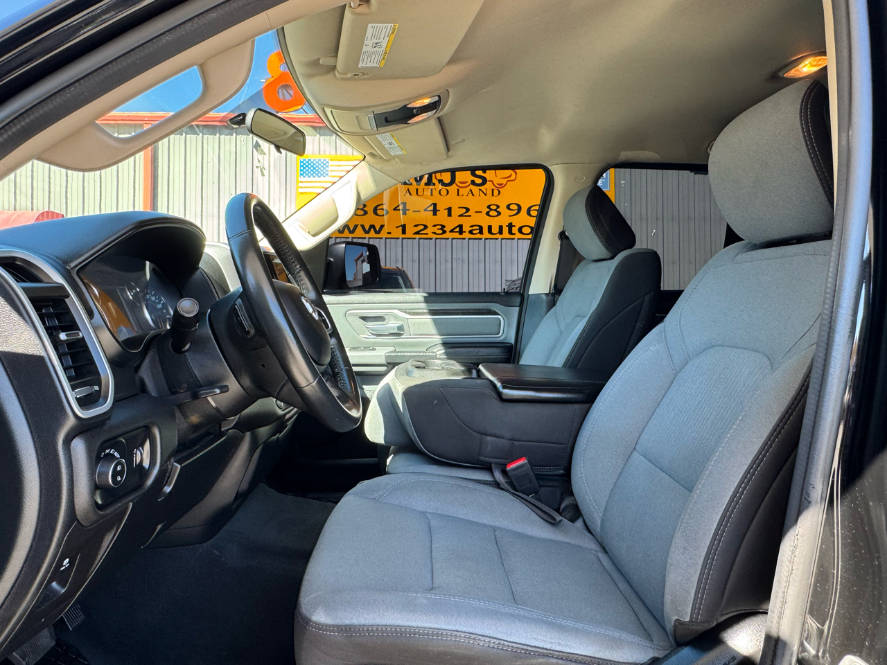 RAM 1500 Big Horn Quad Cab 4WD 2020