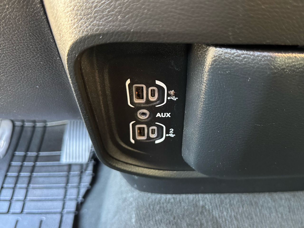 RAM 1500 Big Horn Quad Cab 4WD 2020