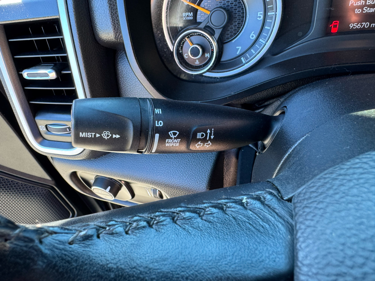 RAM 1500 Big Horn Quad Cab 4WD 2020