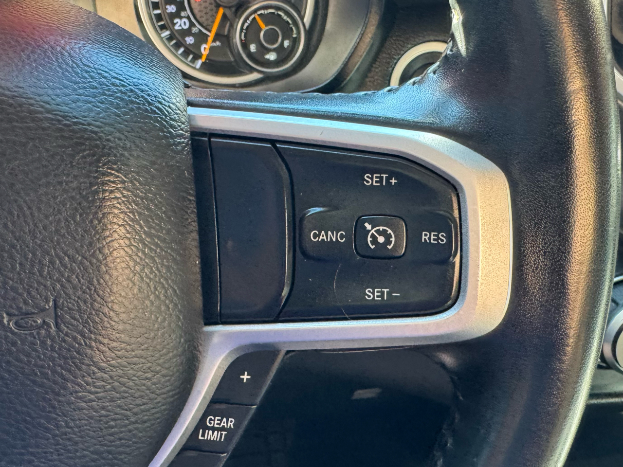 RAM 1500 Big Horn Quad Cab 4WD 2020