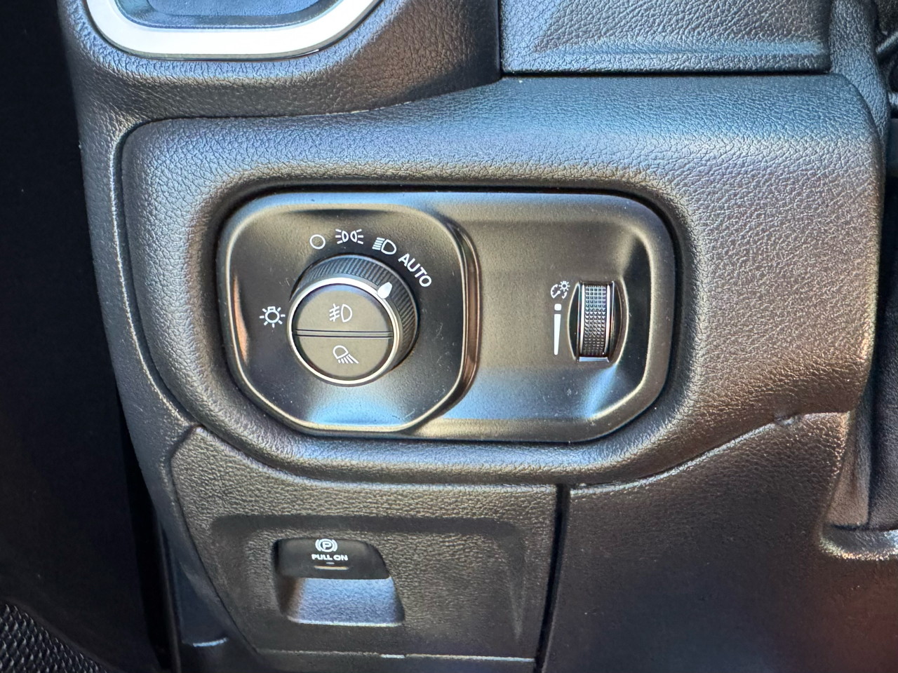 RAM 1500 Big Horn Quad Cab 4WD 2020