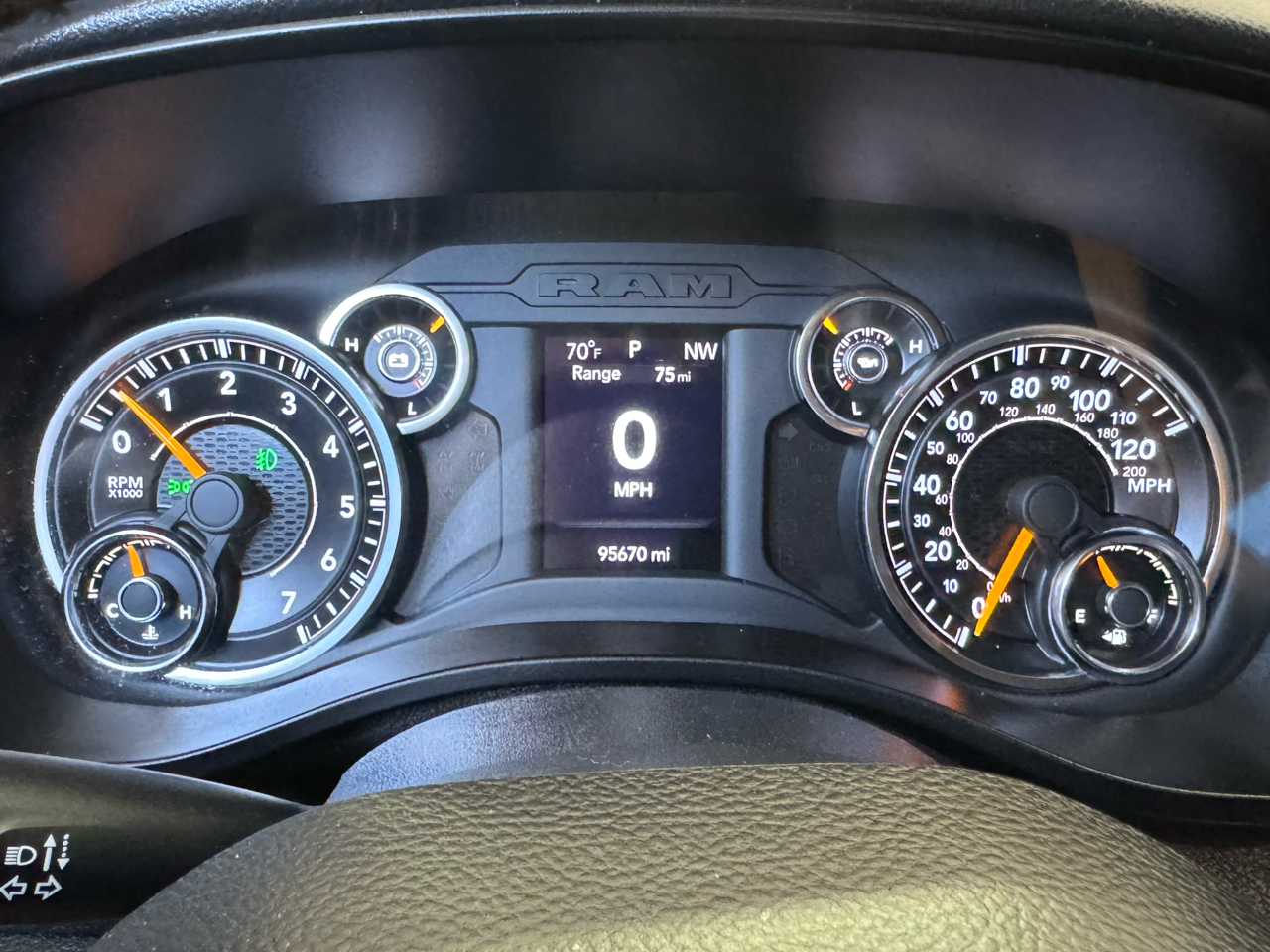 RAM 1500 Big Horn Quad Cab 4WD 2020