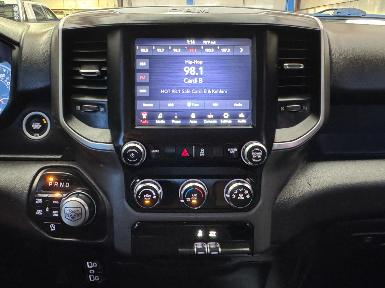 RAM 1500 Big Horn Quad Cab 4WD 2020