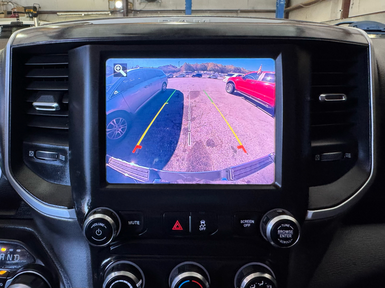 RAM 1500 Big Horn Quad Cab 4WD 2020