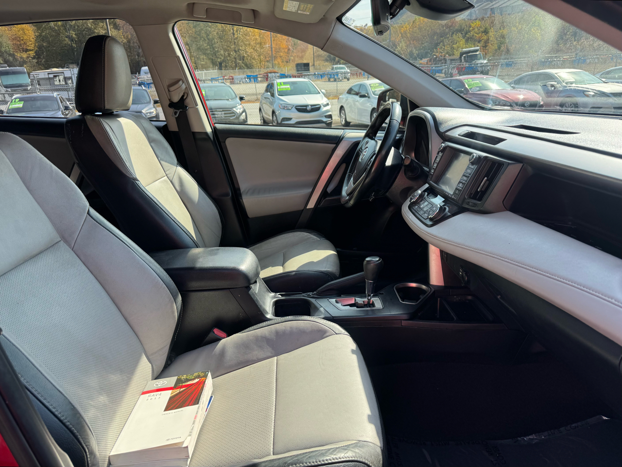 Toyota RAV4 XLE 2017