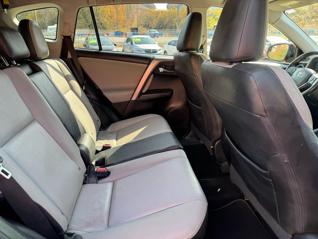 Toyota RAV4 XLE 2017