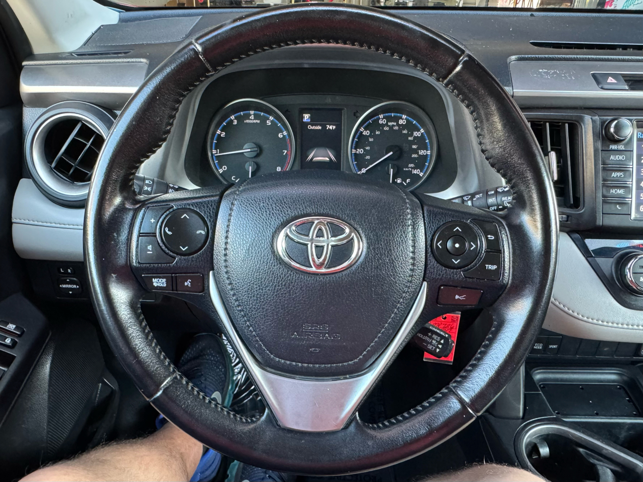 Toyota RAV4 XLE 2017