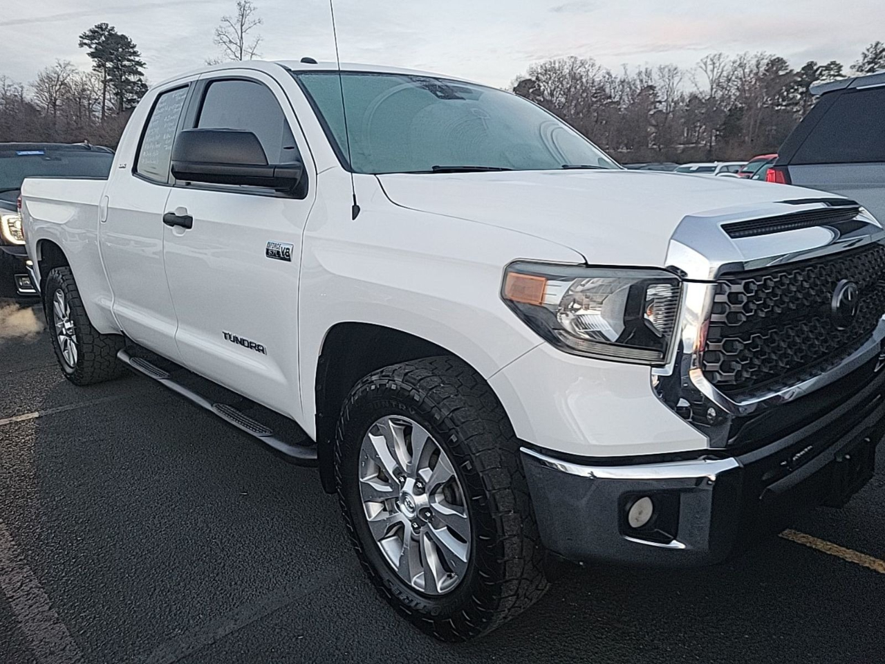 2019 Toyota Tundra SR5's photo