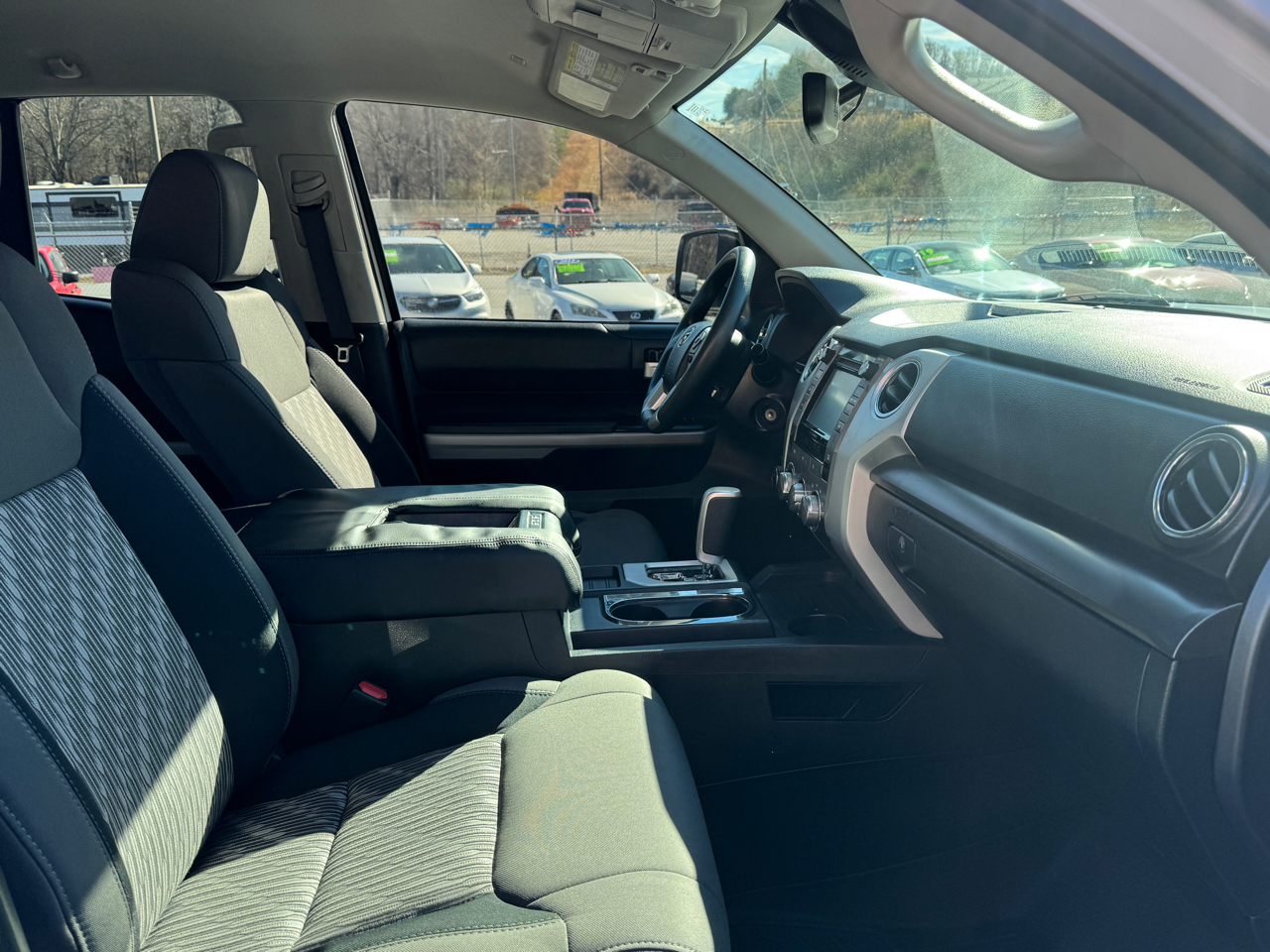 Toyota Tundra SR5 Double Cab 5.7L 4WD 2019