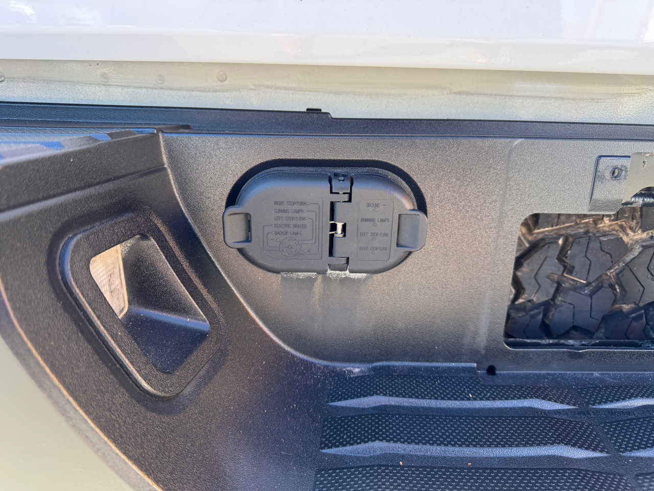 Toyota Tundra SR5 Double Cab 5.7L 4WD 2019