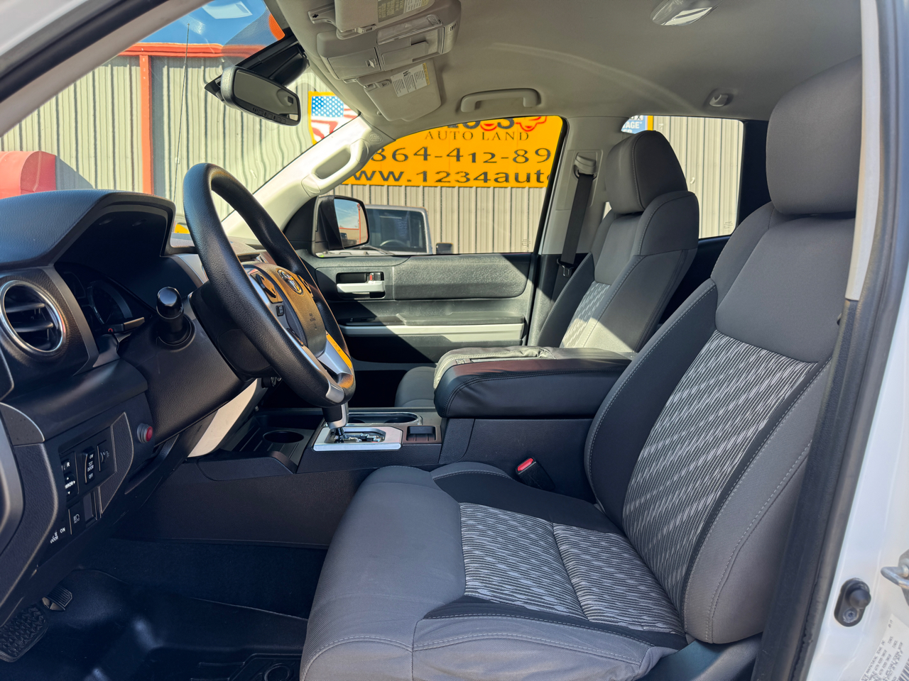 Toyota Tundra SR5 Double Cab 5.7L 4WD 2019
