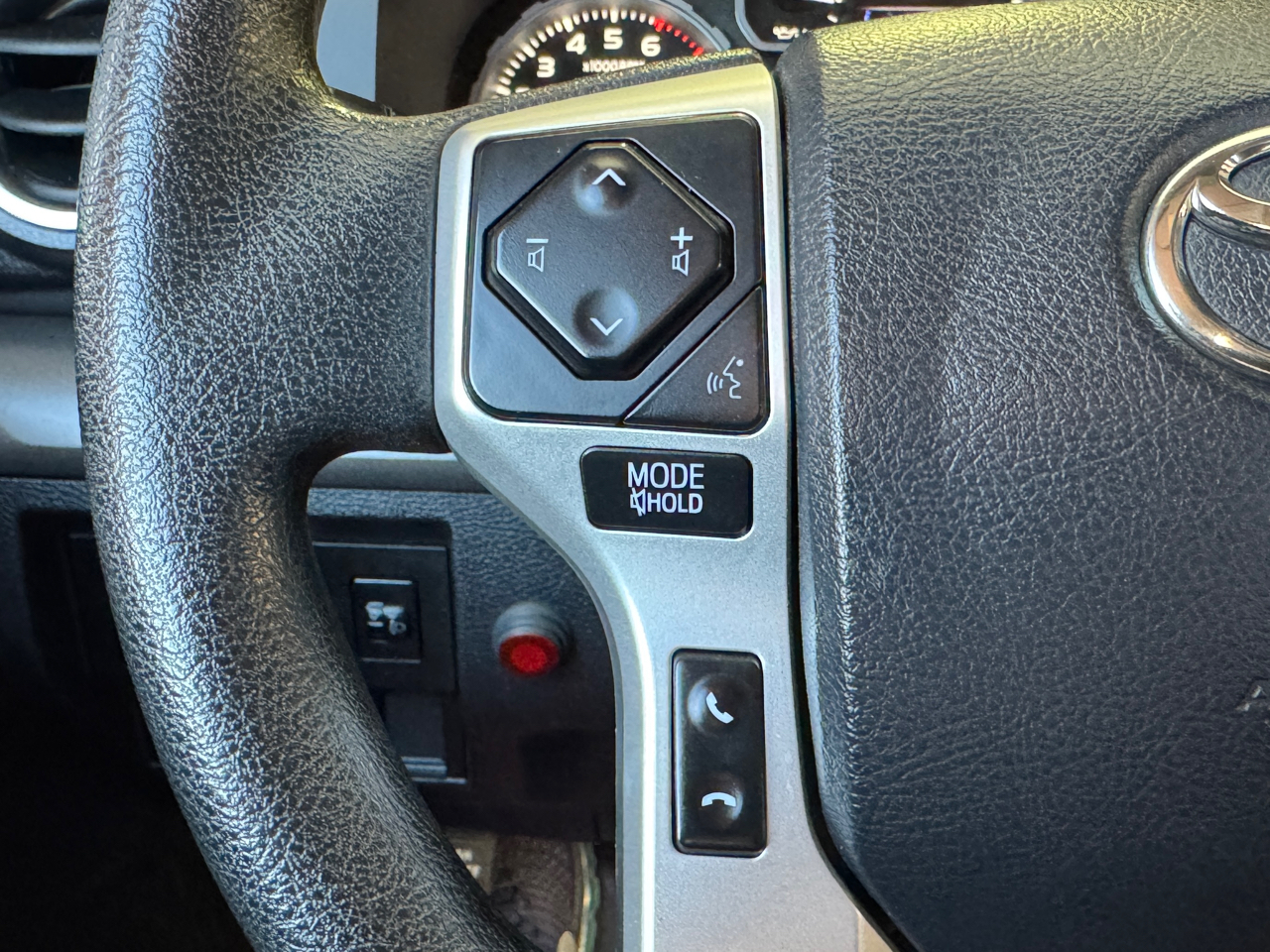 Toyota Tundra SR5 Double Cab 5.7L 4WD 2019