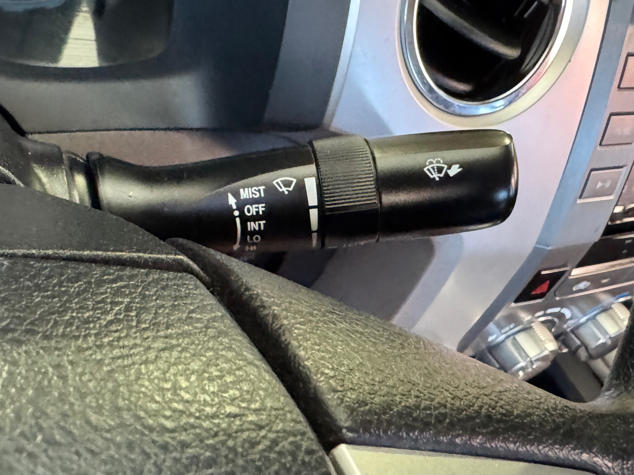 Toyota Tundra SR5 Double Cab 5.7L 4WD 2019