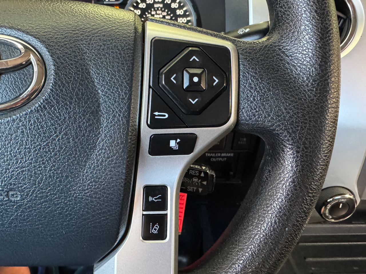 Toyota Tundra SR5 Double Cab 5.7L 4WD 2019