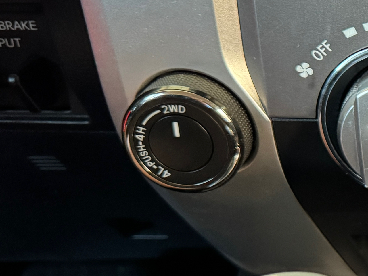 Toyota Tundra SR5 Double Cab 5.7L 4WD 2019