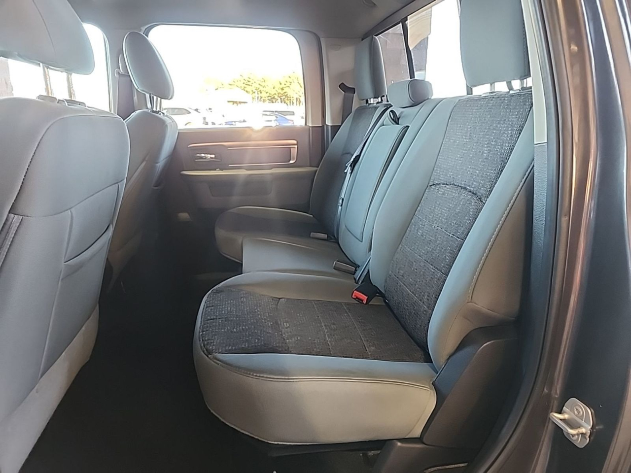 RAM 1500 Big Horn Crew Cab 4WD 2017