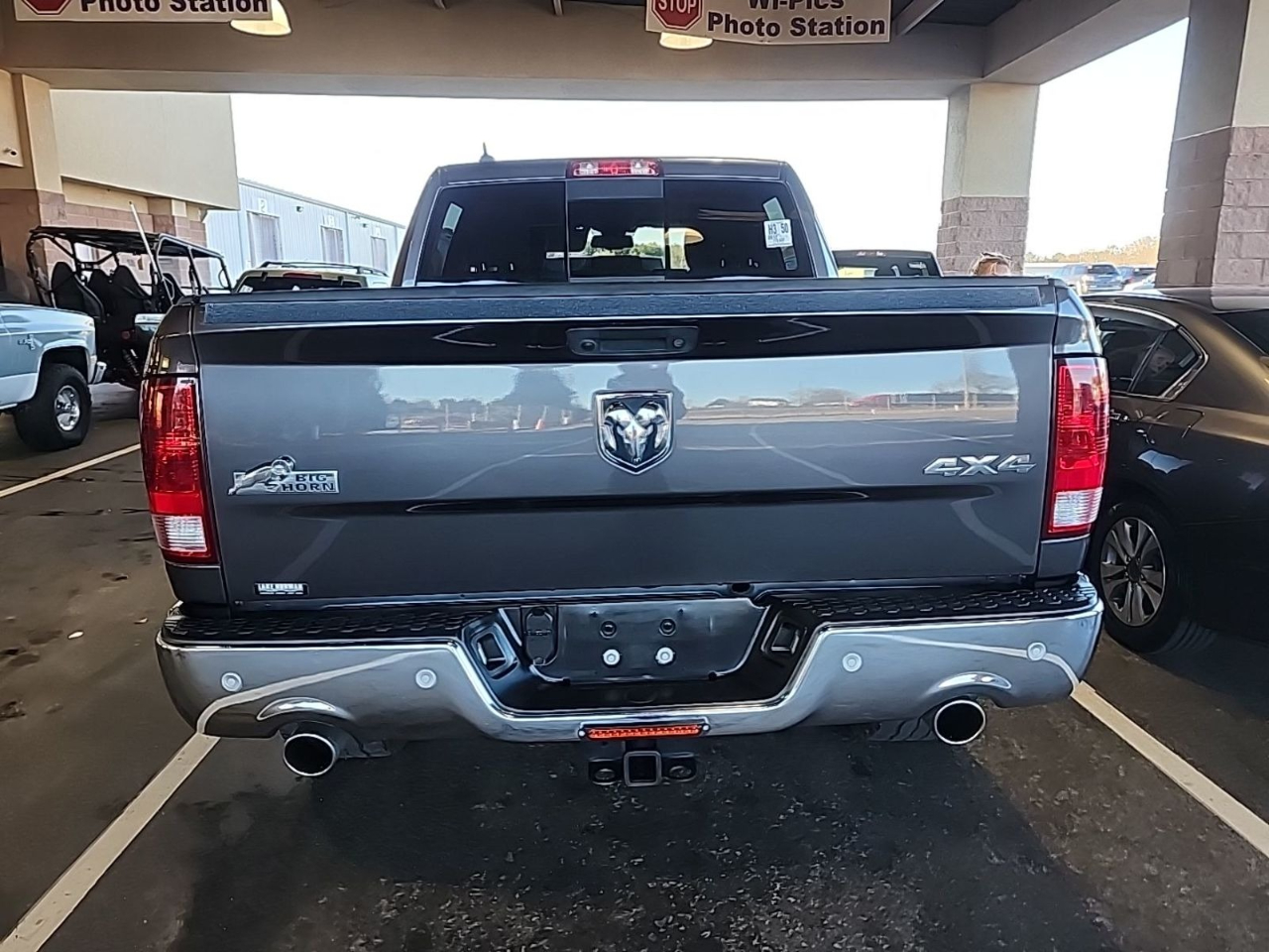 RAM 1500 Big Horn Crew Cab 4WD 2017