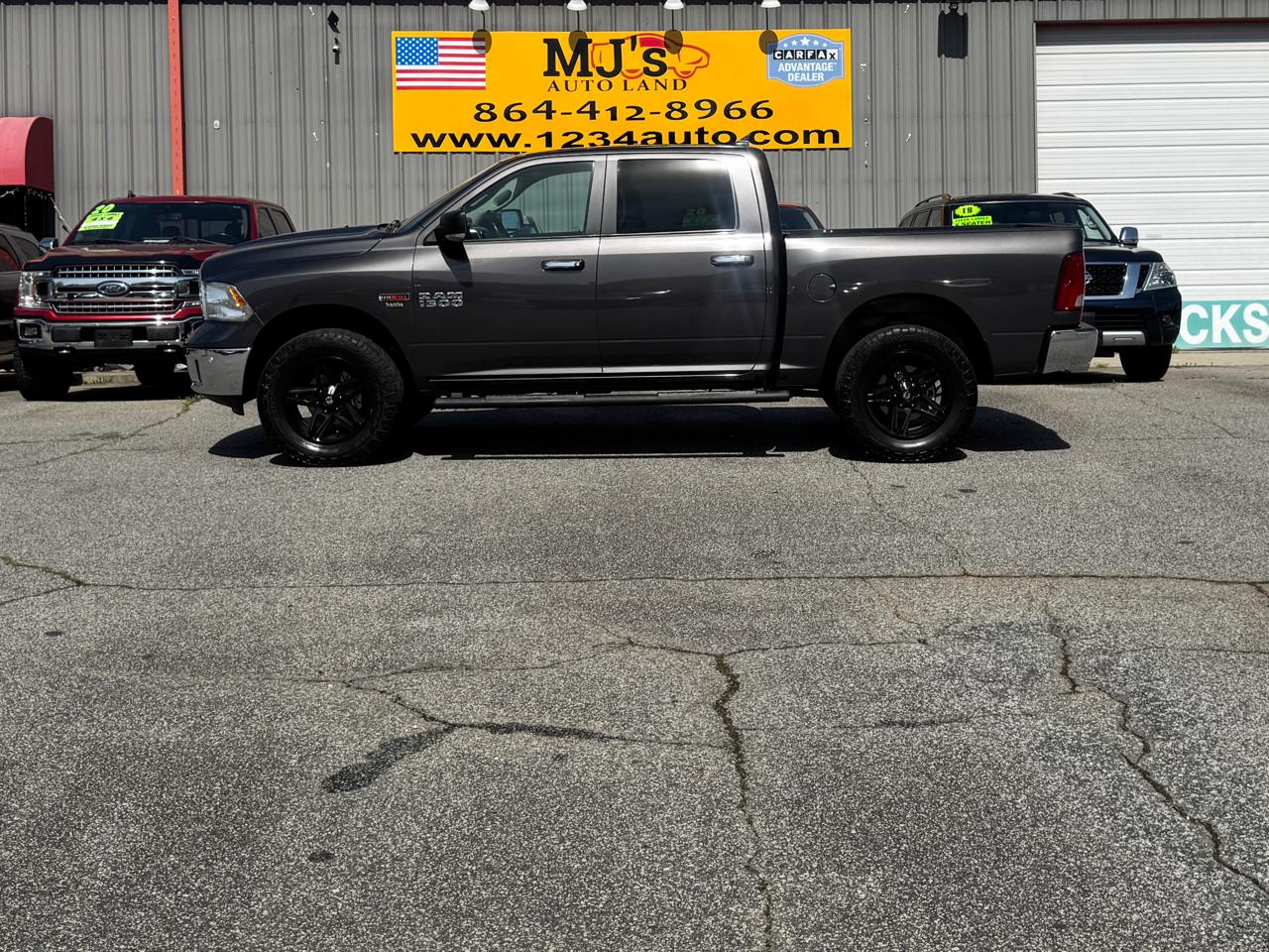 RAM 1500 Big Horn Crew Cab 4WD 2017