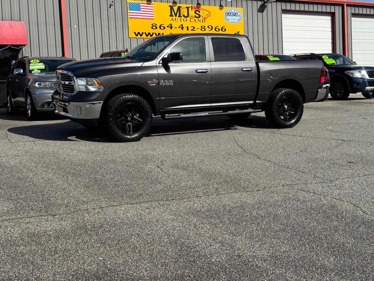 RAM 1500 Big Horn Crew Cab 4WD 2017