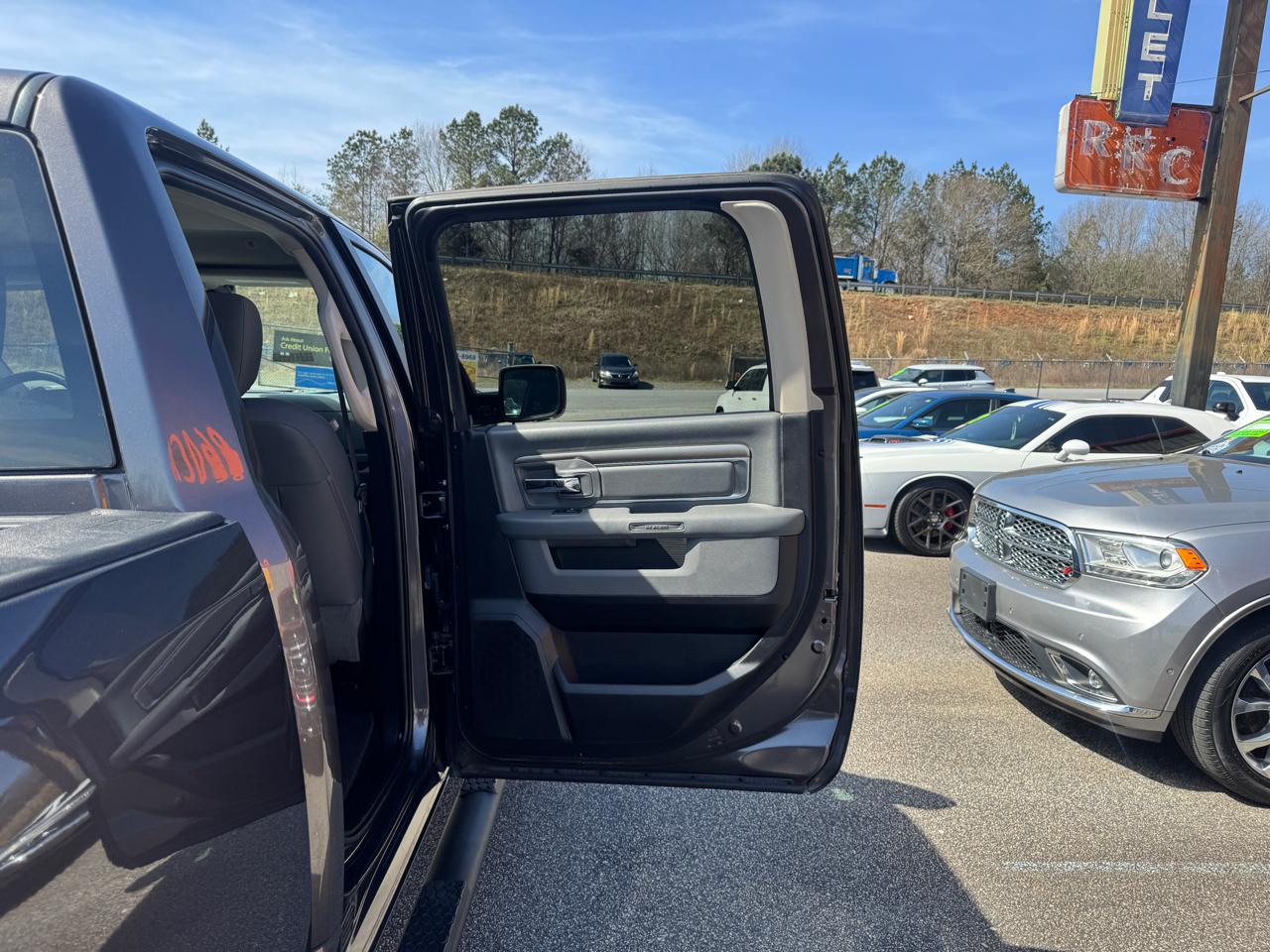 RAM 1500 Big Horn Crew Cab 4WD 2017