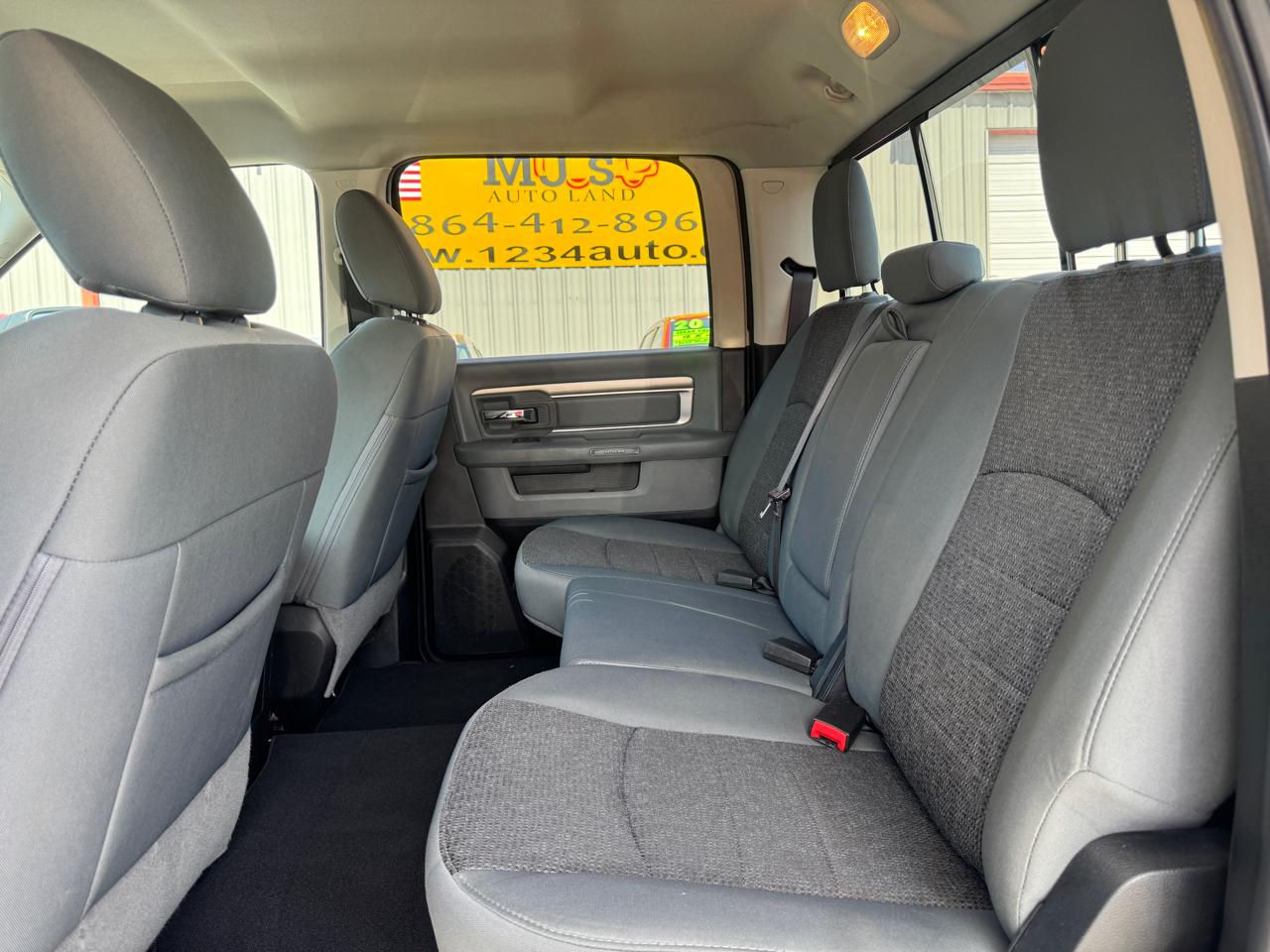 RAM 1500 Big Horn Crew Cab 4WD 2017