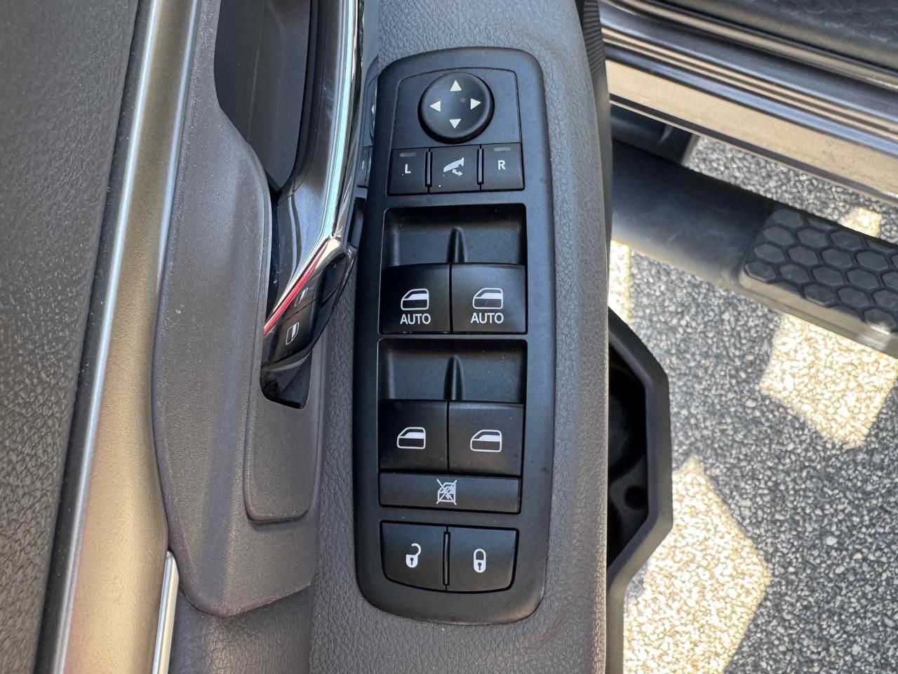 RAM 1500 Big Horn Crew Cab 4WD 2017