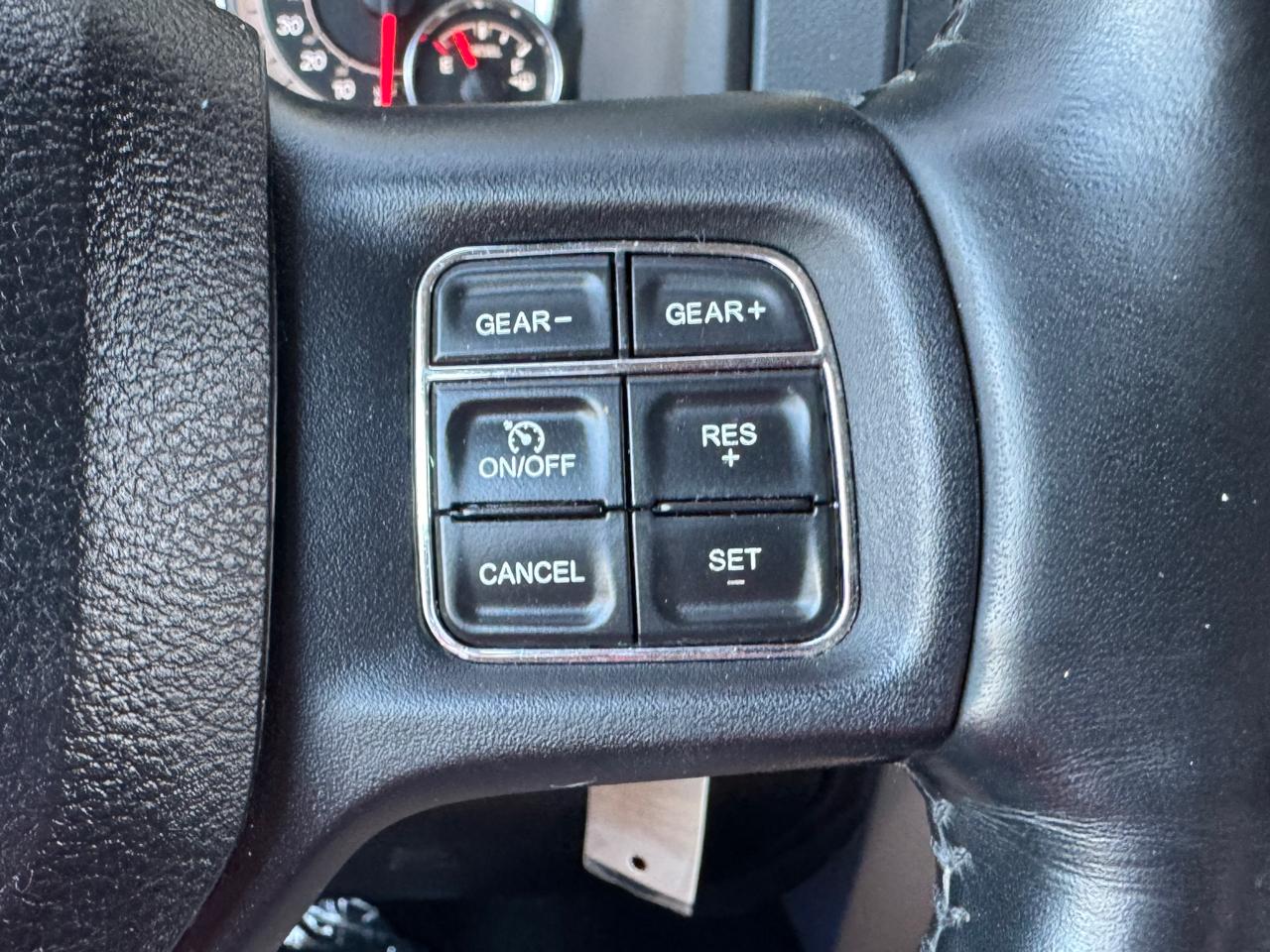 RAM 1500 Big Horn Crew Cab 4WD 2017