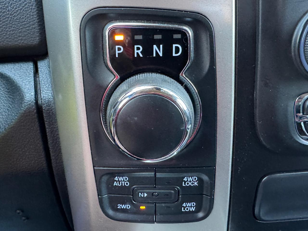 RAM 1500 Big Horn Crew Cab 4WD 2017