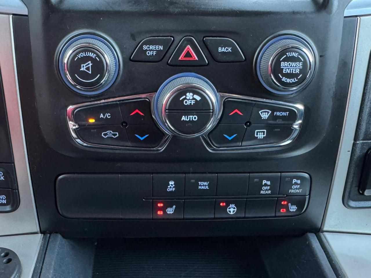 RAM 1500 Big Horn Crew Cab 4WD 2017